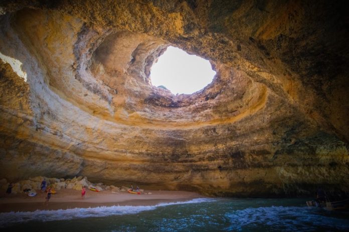 Benagil Höhle – die Kathedrale an der Algarve Benagil