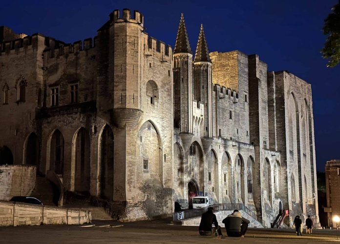 Avignon – Frankreichs Stadt der Päpste Der Papstpalast in Avignon, Provence, Südfrankreich. Foto: Mario Vedder