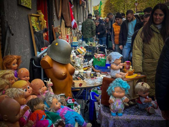 El Rastro im VIDEO: Zu Besuch auf dem berühmten Flohmarkt mitten in Madrid El Rastro in Madrid - Europas berühmtester Flohmarkt. Foto: Mario Vedder