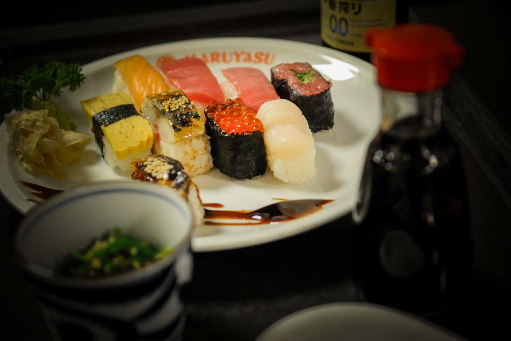 Sushi im „Maruyasu“, mitten in „Little Tokyo“. Foto: Oliver Abraham
